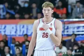 不使用外援又如何！新赛季广东坐拥五大内线，杜锋收获幸福的烦恼图片