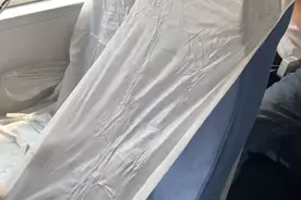 看过“高铁上抠脚”后，它卖爆了！图片