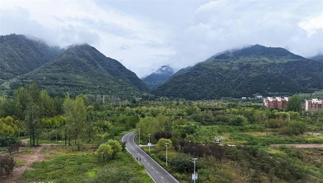 西安秦岭最美环山路一日游推荐！景美路好、看点超多，自驾超爽