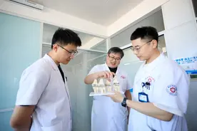 医者匠心丨于长征：仁心妙术 “铁匠”也有“绣花”功夫图片