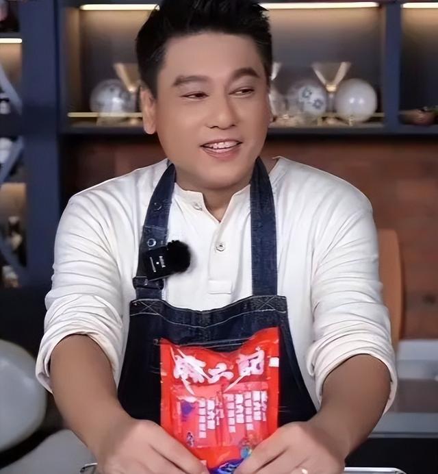 捞金不识相！歌没几首，长相路人甲，还要开全国演唱会，结果凉了