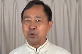 马保国深圳某酒吧表演闪电五连鞭知情人透露出场费，笑死在评论区图片