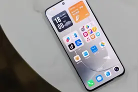 2024厚度“最薄”直屏手机:颜值好、自拍强、握持感更舒适图片