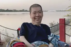 强哥静姐弟弟大杰去世，仅35岁，两天前才拍全家福，网友称是解脱图片