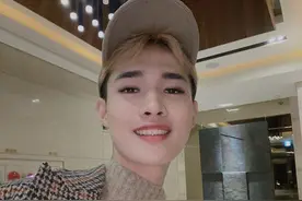 台网红钟明轩赴成都旅游，称部分台湾人坚持优越感很可悲图片