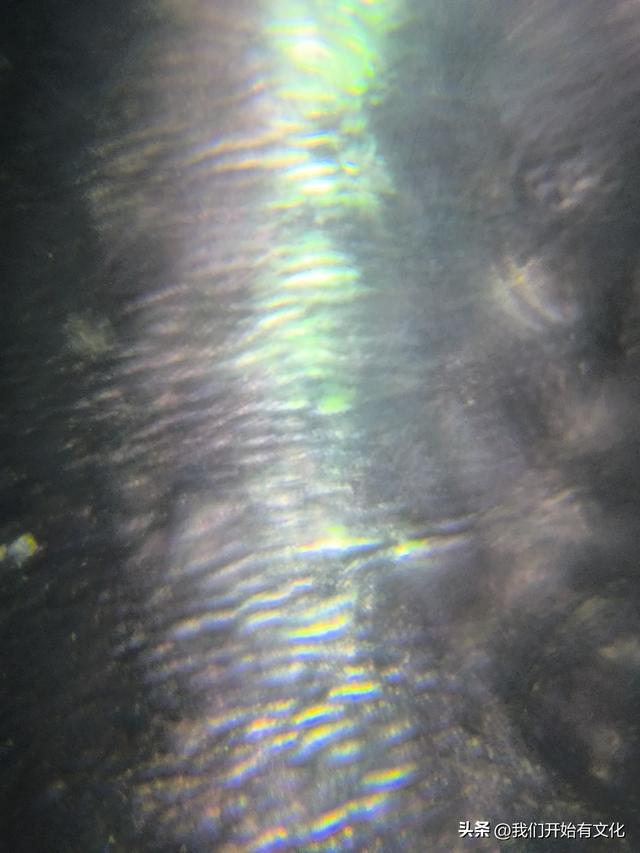 古玩市场上统称“水晶”或“琉璃”的各种玻璃陨石的初步材质分析