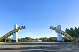 第七届邢台市旅发大会 暨2025“泉心泉意·爱在邢台”新能源汽车促消费活动图片