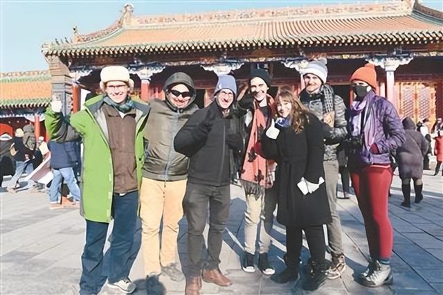 太意外，大量外国游客涌入中国，打着旅游的"幌子"，实则另有目的