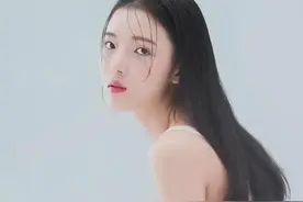 当女生主动亲吻你时，你会有什么反应呢？图片