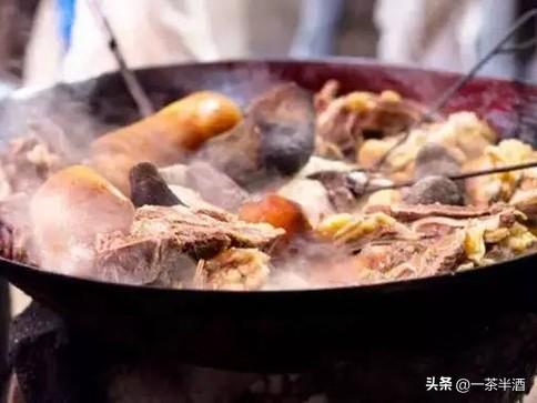 自驾营地：云南红河州免费床车房车露营地停车场主要景点特色美食