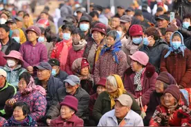 “不管有没有人看，演了就行”……送戏下乡为何不受欢迎了？图片