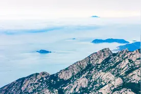 中国海岸线第一高峰，有“海上第一名山”之称，就在青岛崂山区图片