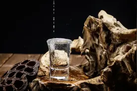 中药泡酒，越久越猛？爱喝药酒的人，可别一无所知图片