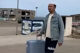 甘肃小伙去非洲开拉面馆，年入30万，娶小11岁非洲大学生当老婆图片