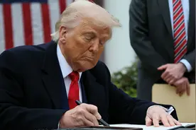 对华关税加到245%？白宫公开否认，中方没打电话，对美用了新称呼图片