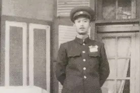 陈赓要周希汉下基层锻炼，遭周拒绝，陈：我看你越来越不顺眼图片