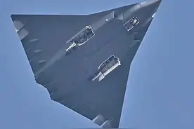 美军承认了，中国确实有六代机，美上将：麻烦大了，现在该咋办？图片