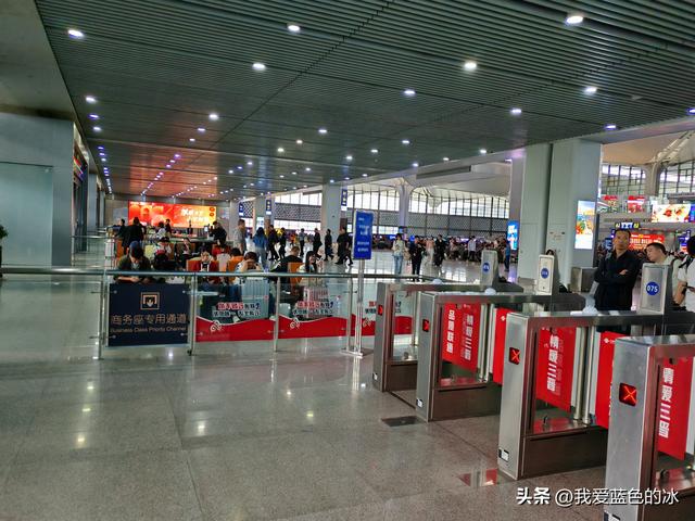 早晨六点出门，下午五点来到了山西地盘最大的城市忻州市