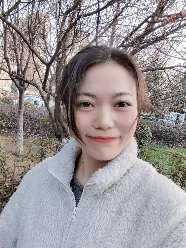 “被男友割喉女护士”案：被害人父亲已递交新证据	，女儿手机上发现持续约两年半伤情自拍照，一审仍未宣判