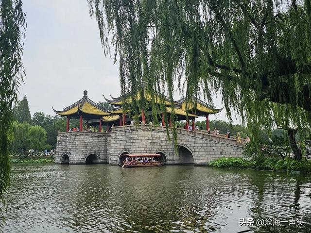 廋西湖的五亭桥，美如亭亭玉立的少女