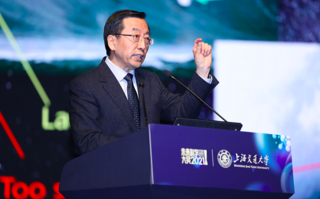 西方卫星看了一眼中国，发现一个极不寻常现象：什么东西这么大！