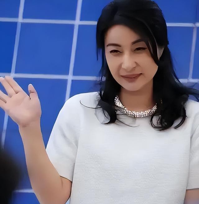 郭晶晶代言被立案不到1天	，恶心的一幕出现了，她的沉默早有预兆