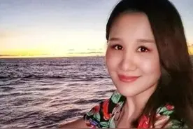 杜锋妻子近况：辞去公职创业成功，独自带3个娃，夫妻分居多年图片