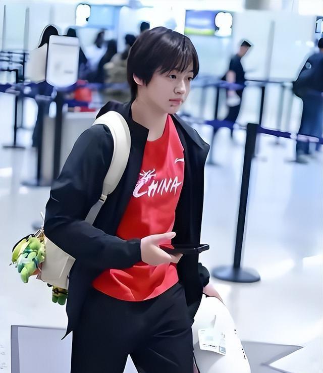 全红婵不再隐瞒，公开回应是否继续跳水，难怪陈芋汐要隔空喊话