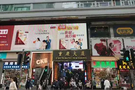 误入森林深处，在重庆大厦和半山扶梯里寻找爱情归途图片