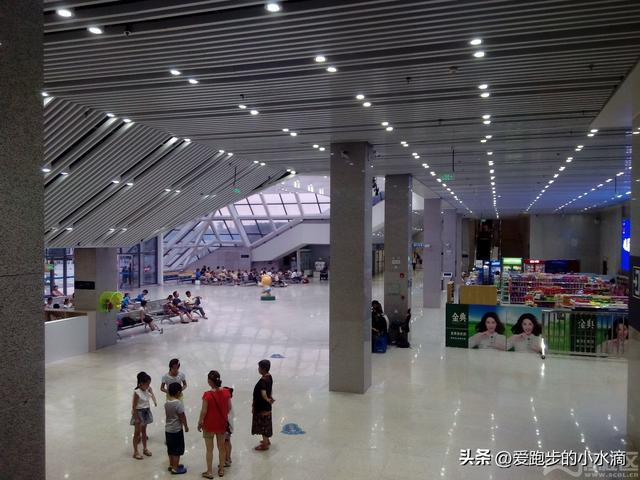 峨眉山站：仙山脚下的高铁门户