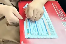 女儿被民办二本录取，学费太贵不如上大专？妈妈：我感觉挺自豪的图片