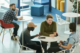 我，在山东县城工作，体制内公务员，告诉你是铁饭碗吗？待遇如何图片