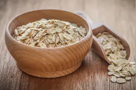 买燕麦时，要记得区分燕麦片和麦片，差别很大，买错等于浪费钱！图片