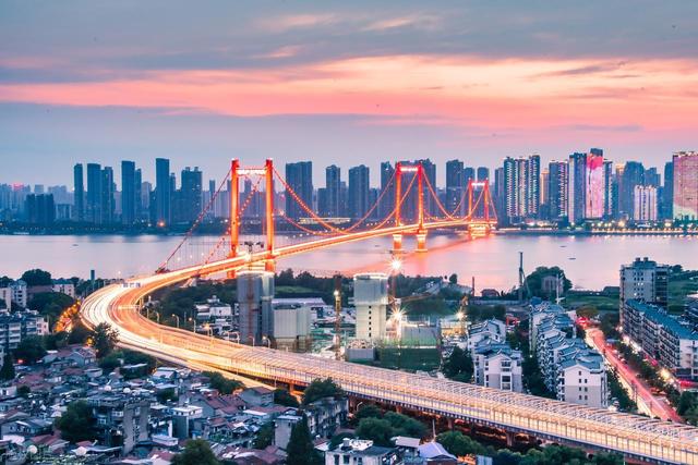 中国下一个“小香港”，不是成都、上海，这座城市才是黑马！