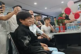 中国功夫巨星梁小龙75岁还能不能打图片