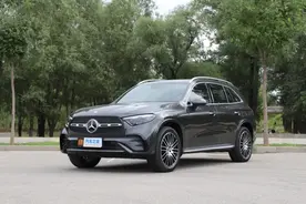 奔驰GLC：奔驰7座SUV优惠15万！内饰氛围感拉满，轴距2977mm！图片