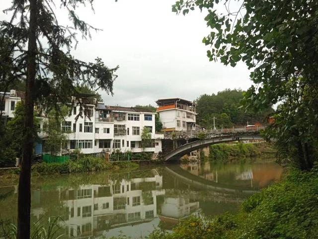 端阳喜伴小溪河，独有诗心迷远足——徒步小溪河散记（三）