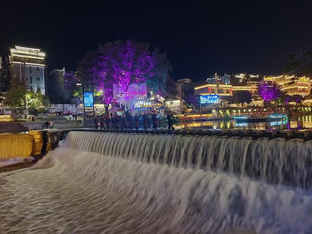 湘西吉首的夜景很美
