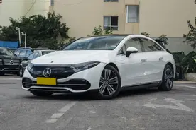 奔驰也放下身段，降幅近40万，车长超5米2，续航可达813km图片