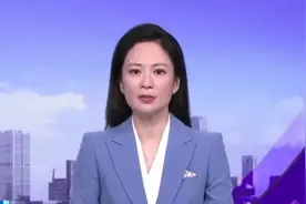湖南女子单手骑电动载5人，拍视频喊话警察，网友：恭喜上央视了图片