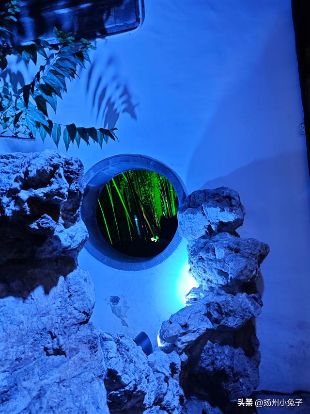 犹如仙境的夜游，消弭了盛夏的酷热感