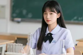 大学生从市场买来迷你猪养6年，医生检查脸色苍白“这不是猪”图片