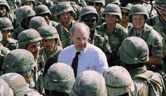 美国最牛副总统去世！特朗普继承他的衣钵却反目，连悼词都懒得念