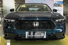 太惨了！6月燃油轿车销量榜，轩逸夺冠，奔驰E级第5，帝豪仅第14图片