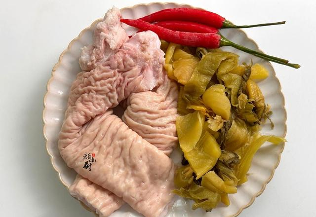 太喜欢做这样的炒菜了！酸辣爽脆，开胃下饭，一上桌就吃个精光