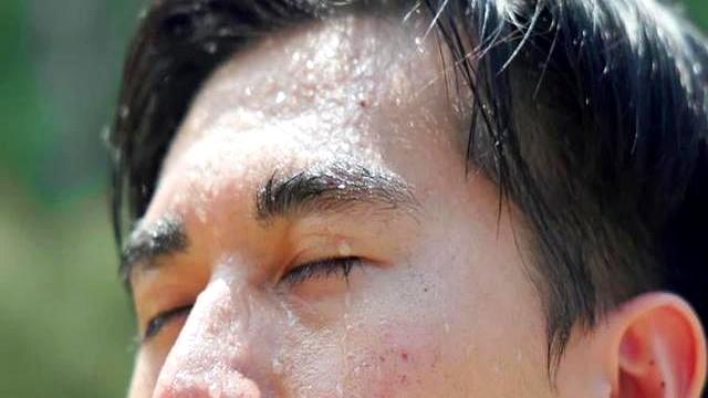 爱出汗=身子虚？错！研究发现：爱出汗的人，可能心肺功能更强大