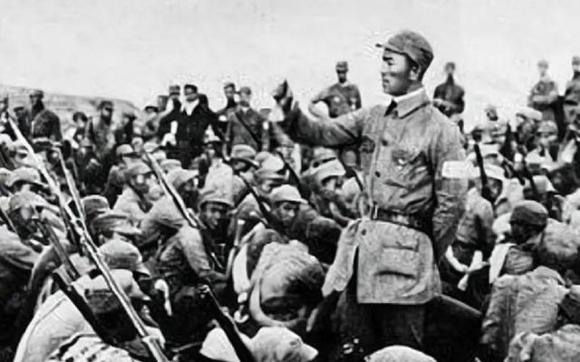1976年，北京卫戍区副司令员邱巍高接到吴忠电话：你马上去中南海