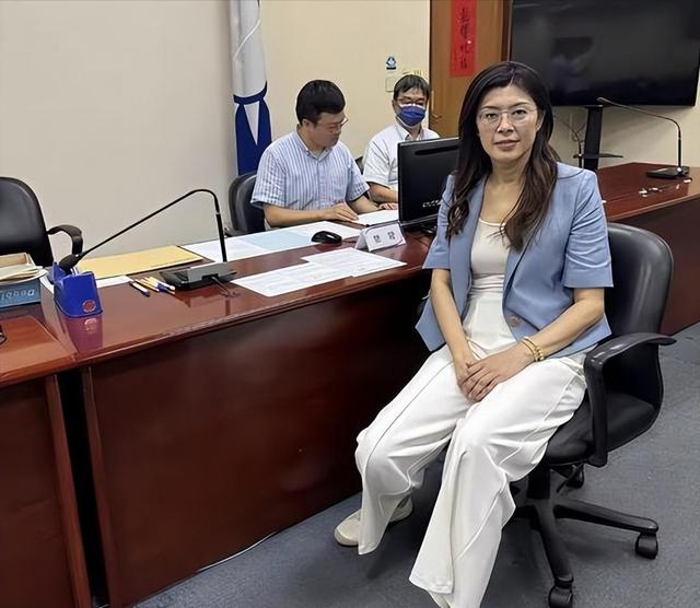 蒋万安再次亮明立场，坚持反对两岸统一，郑丽文也让大陆寒心了