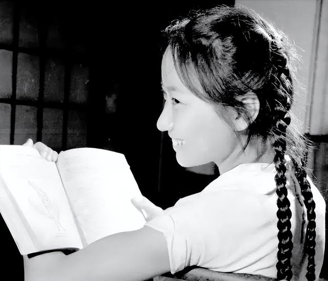 睡完首富睡总统！从厂妹到顶级名媛，靠男人捞到268亿	，她凭啥？