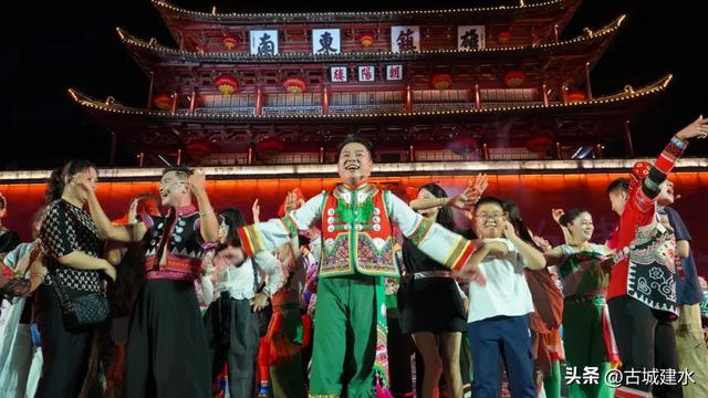 双节同庆 建水文旅交出亮眼答卷：104万人次游客感受“一家人的建水”温情